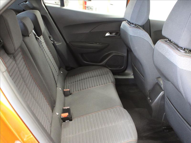 Peugeot 2008 0,0 e-2008 100kw/136hp - fotka 14 z 38