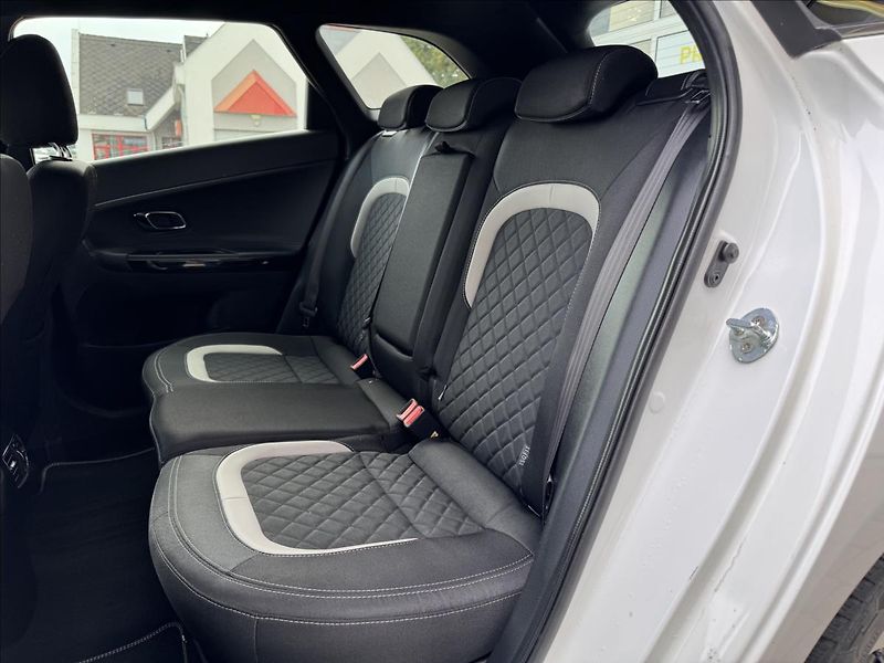 Kia Ceed 1,6 CRDi GT-Line - fotka 8 z 16