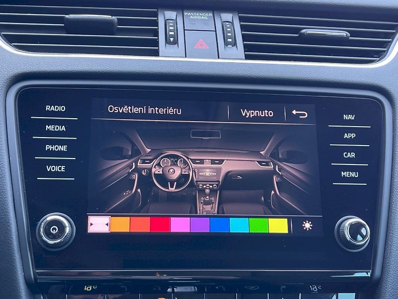 Škoda Octavia (2017) 1.4 TSI 110kW DSG Style Plus c - fotka 18 z 32