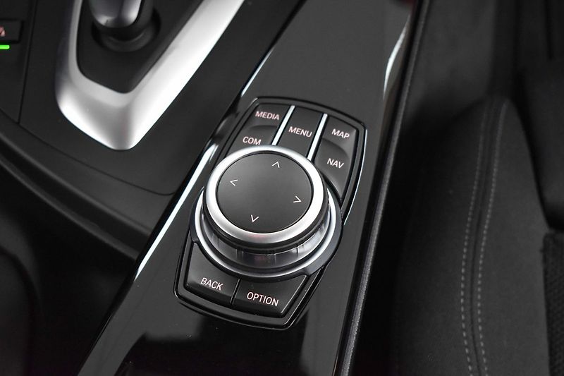 BMW Řada 3 GT 320d xDrive SPORT*KEYLESS* - fotka 23 z 45