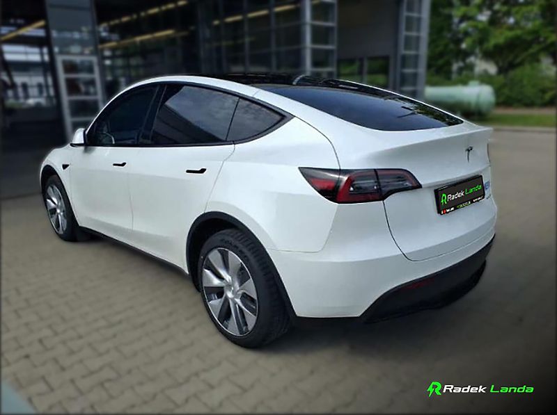 Tesla Model Y (2023) Long Range AWD – 514 HP - fotka 3 z 7