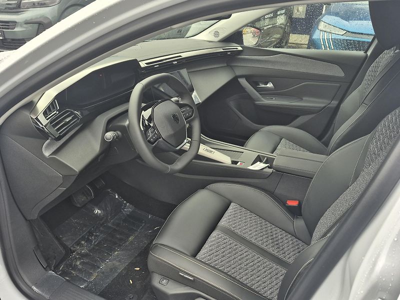 Peugeot 308 (2026) SW ALLURE Hybrid 145 e-DCS6 - fotka 9 z 23