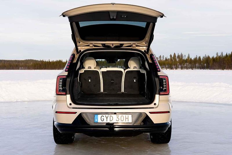 Volvo EX90 je novou vlajkovou lodí elektrické modelové řady.