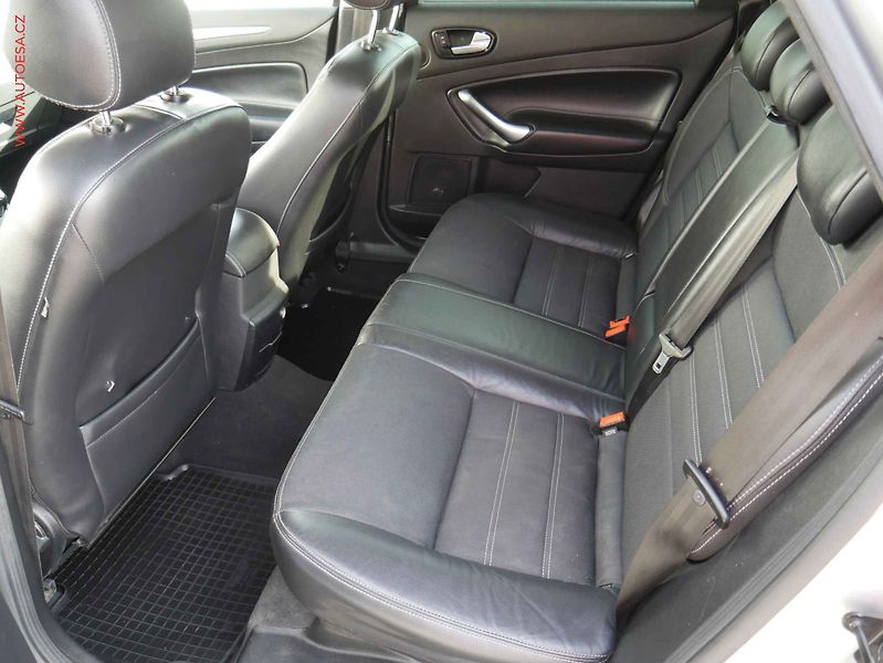 Ford Mondeo (2010) 2.0TDCi - fotka 10 z 21