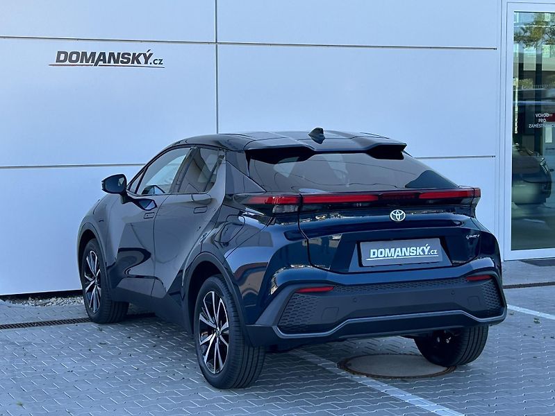 Toyota C-HR (2026) STYLE 2,0 PHEV AT 220k - fotka 3 z 14