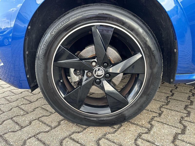 Škoda Kamiq (2021) 1.0 TSI DSG Monte Carlo - fotka 30 z 34