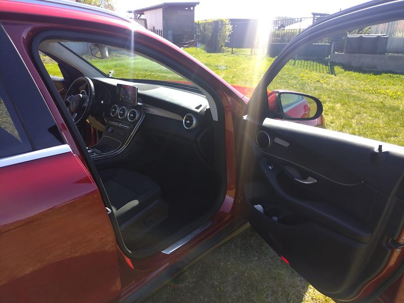 Mercedes-Benz GLC (2015) 220 d 4Matic - fotka 6 z 15
