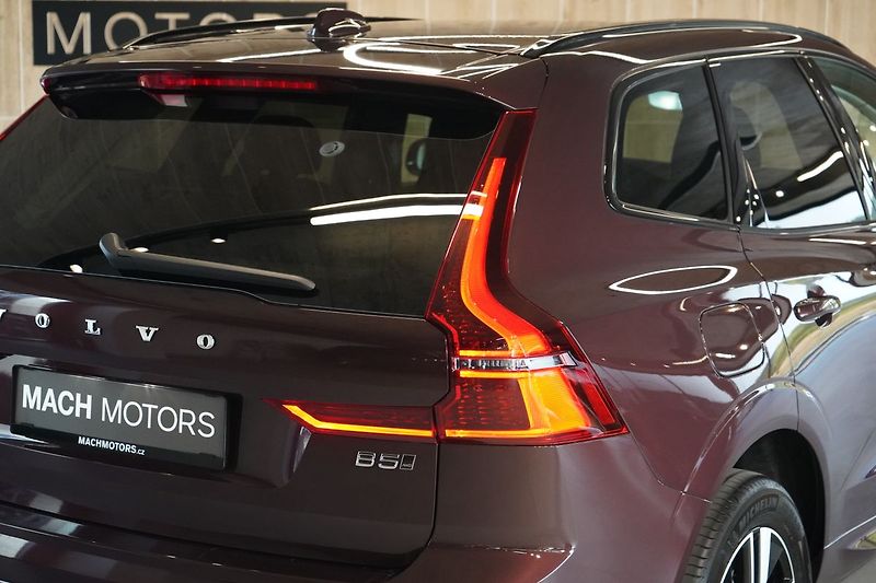 Volvo XC60 B5 AWD PLUS Dark LCI, H/K, LED - fotka 9 z 48