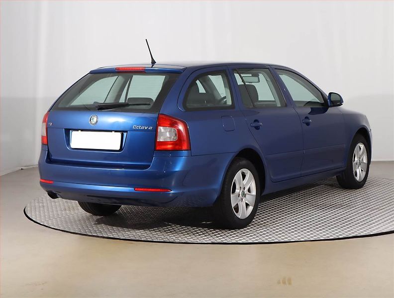 Škoda Octavia (2012) Elegance 2.0 TDI, Serv.kniha - fotka 5 z 20