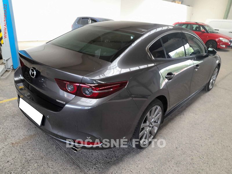 Mazda 3 (2020) 2.0i, 1.maj,ČR, servis.kniha - fotka 2 z 3