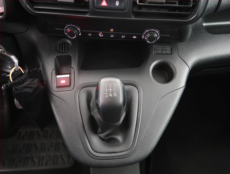 Opel Combo (2020) 1.5 CDTI, 3Místa, DPH - fotka 12 z 17