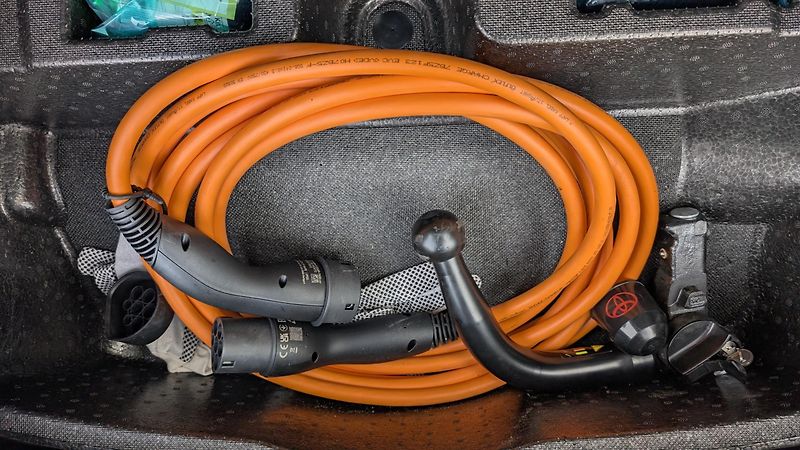Toyota RAV4 (2025) EXECUTIVE PHEV 4x4, JBL 2,5l   - fotka 10 z 27