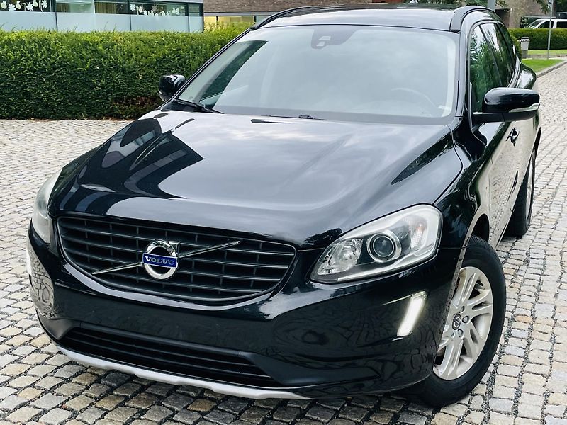 Volvo XC60 2.4D 4x4 AUT SERVISKA TAŽNÉ - fotka 2 z 43
