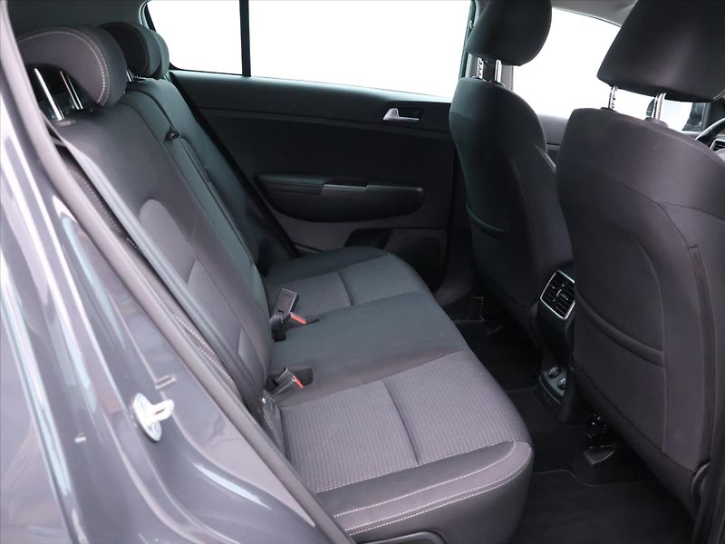 Kia Sportage 1,6 CRDI 100kW TOP Aut. DPH CZ - fotka 13 z 34