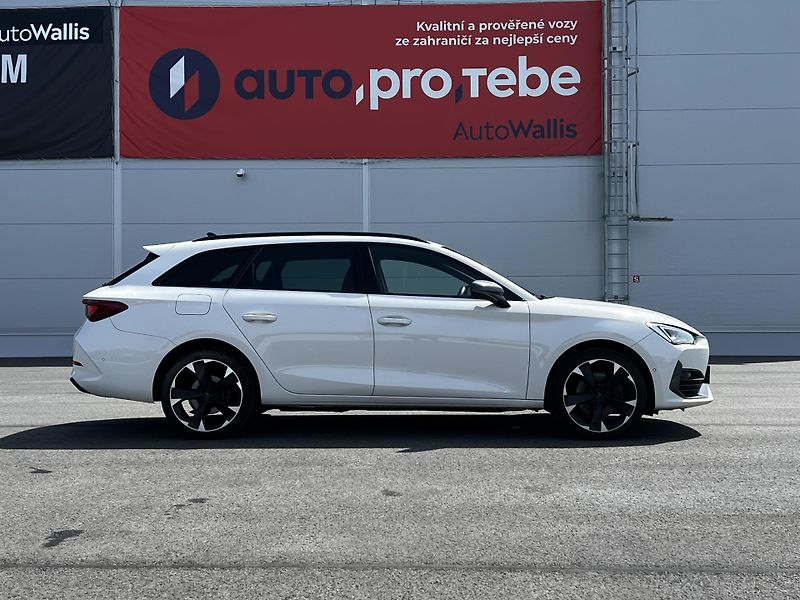Cupra Leon 1.4 TSI e-Hybrid 150kW TZ DPH - fotka 3 z 29