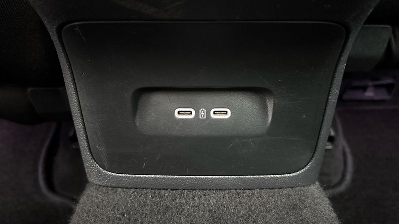 Škoda Octavia 2.0 TDI DSG Style Combi - fotka 20 z 25