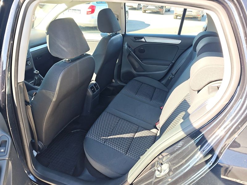 Volkswagen Golf (2009) 1,4i 16v 59 Kw Trend - fotka 10 z 30