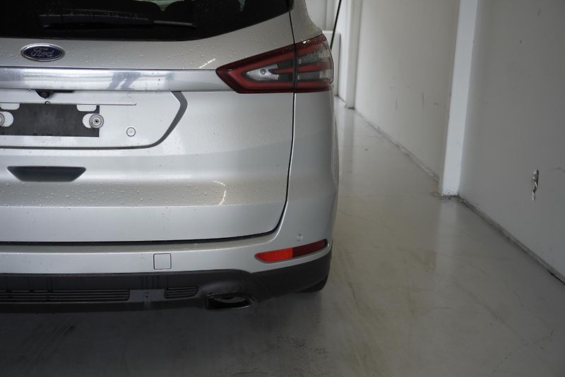 Ford S-MAX 2.0 TDCi TITANIUM 4X4 7 MÍST - fotka 10 z 32