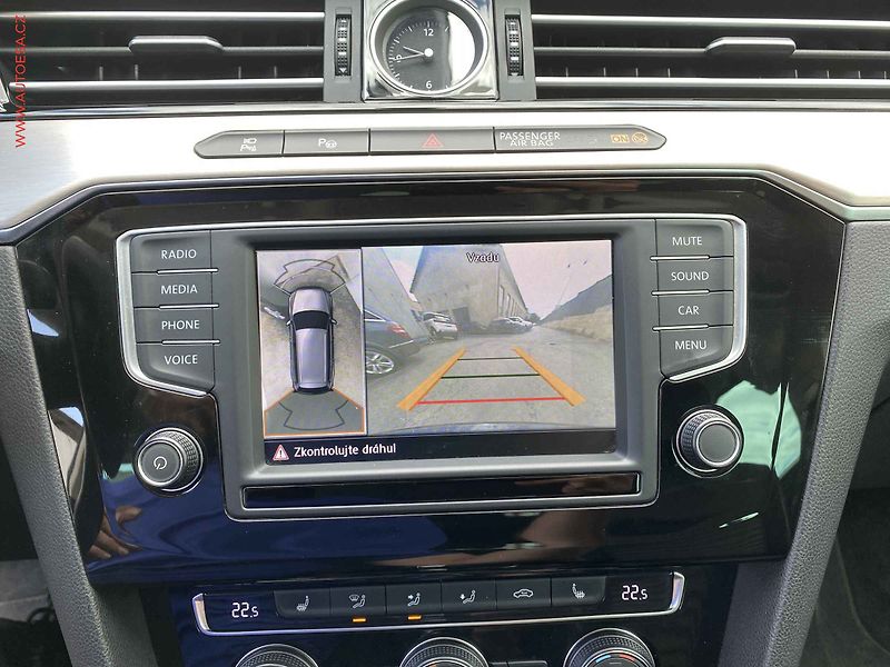 Volkswagen Passat (2015) 1.8 TSi, Highline, DSG, kůže - fotka 16 z 16