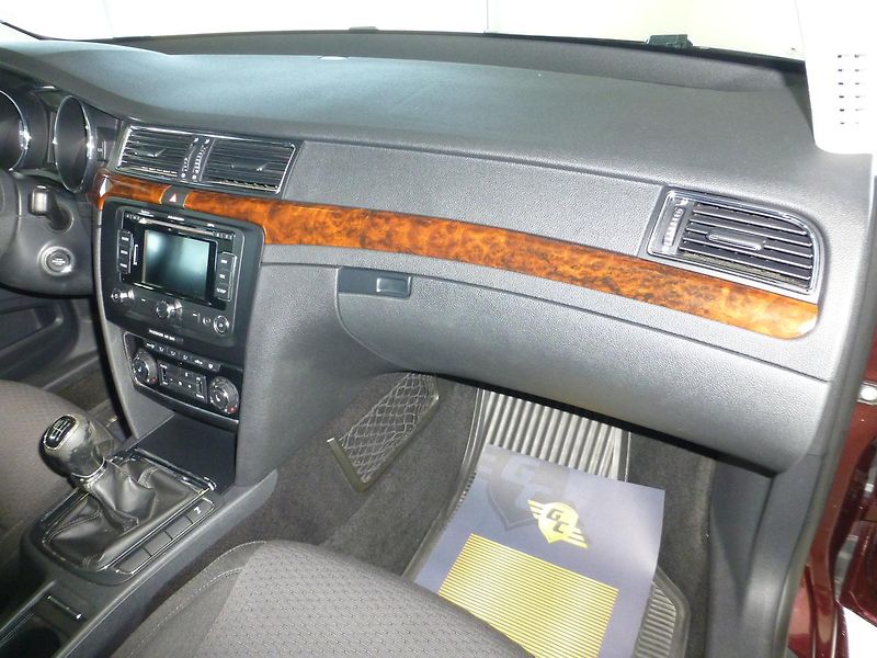 Škoda Superb (2013) 2,0TDI*VYHŘ.S**XENONY**WEBASTO - fotka 24 z 32
