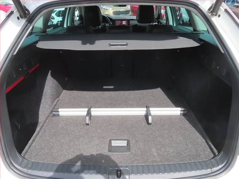 Škoda Octavia (2021) Style 1.0 TSI, Serv.kniha - fotka 13 z 24