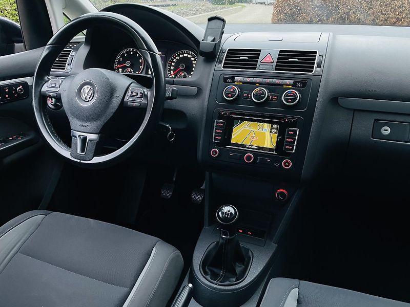 Volkswagen Touran 1.4TSI VÝHŘEV SERVISKA TAŽNÉ - fotka 23 z 43
