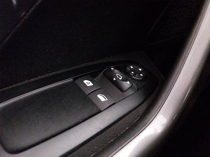 Peugeot 2008 (2017) 1.2 PureTech, ČR,1.maj - fotka 16 z 17