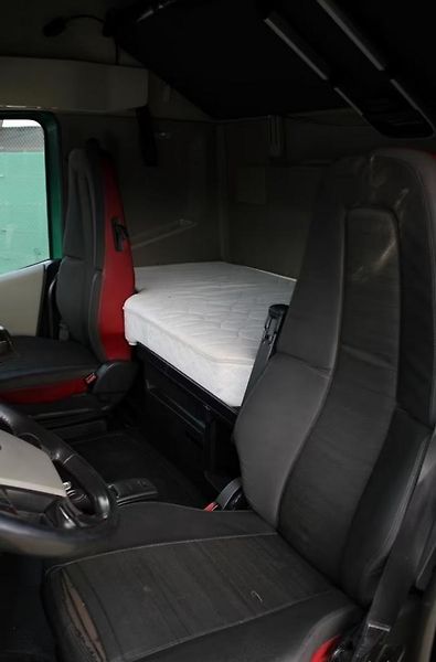 Volvo FH (2018) 540 8x4 tahač 90t - fotka 8 z 14