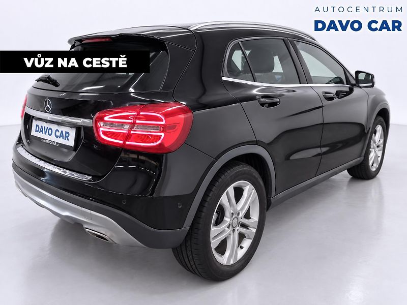 Mercedes-Benz GLA 1,6 180 90 kw Bi-Xenon Navi - fotka 3 z 10