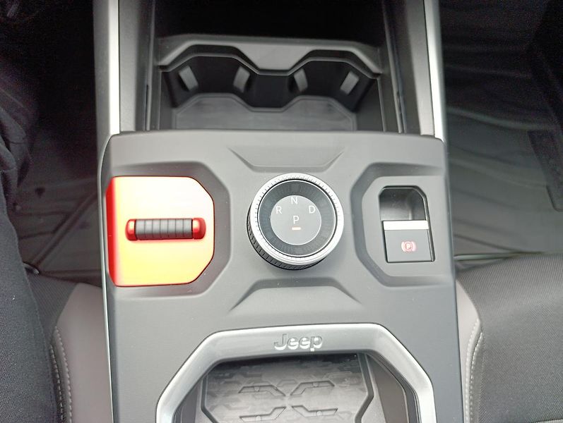 Jeep Compass (2026) First Edition e-Hybrid 145k - fotka 24 z 27