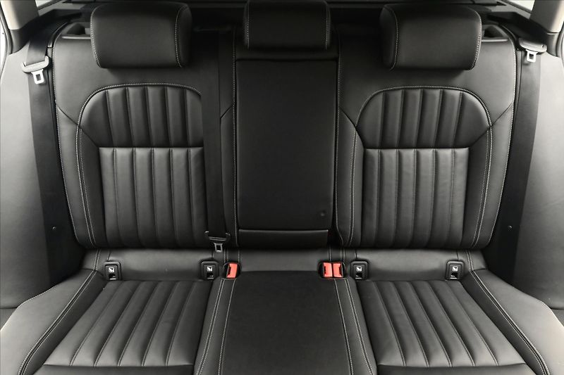 Škoda Superb 2,0 TDI 110 kW DSG Style Záruk - fotka 29 z 33