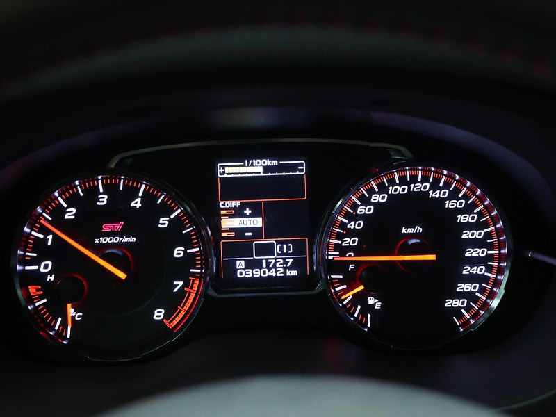 Subaru WRX 2,5 STI  221kW SPORT CZ DPH - fotka 19 z 39