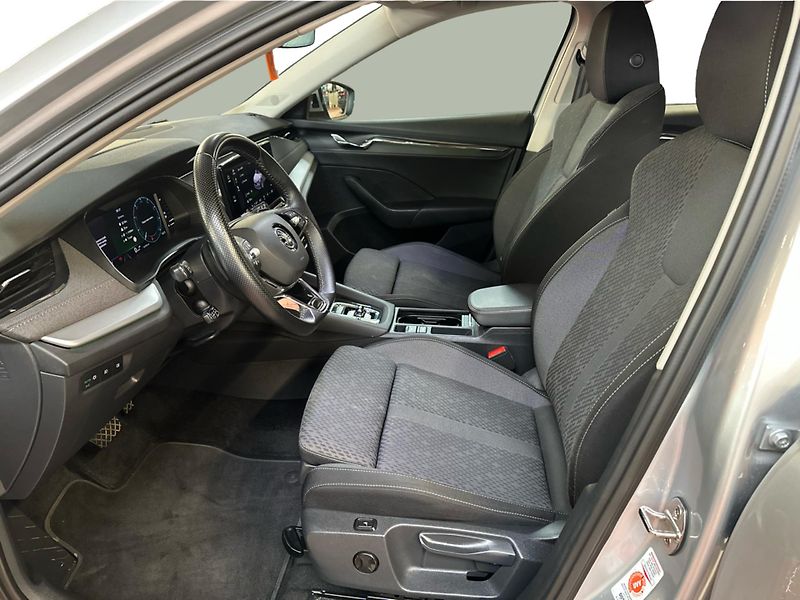 Škoda Octavia 2,0TDi 110kW STYLE KOMFORT DSG - fotka 10 z 25