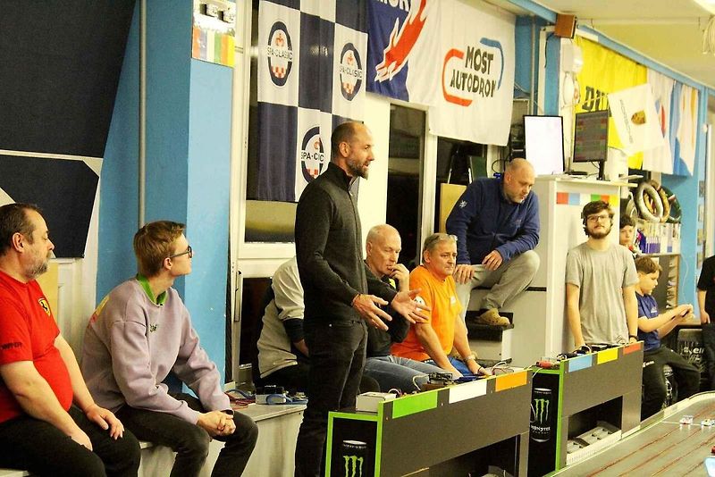 Modelářský Klub Most byl pořadatelm již 12. ročníku mezinárodního závodu LMP 32 na autodráze ve Středisku volného času v Mostě.