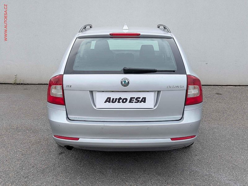 Škoda Octavia (2013) 1.6 TDi, 2.maj, Ambiente - fotka 5 z 15