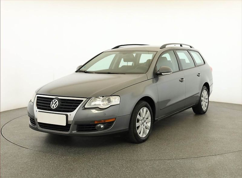 Volkswagen Passat (2007) 2.0 TDI, Xenony, Tempomat - fotka 2 z 17
