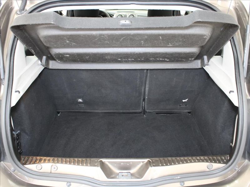 Dacia Sandero 1,2 i 54kW Arctica 99tkm.ČR - fotka 19 z 20