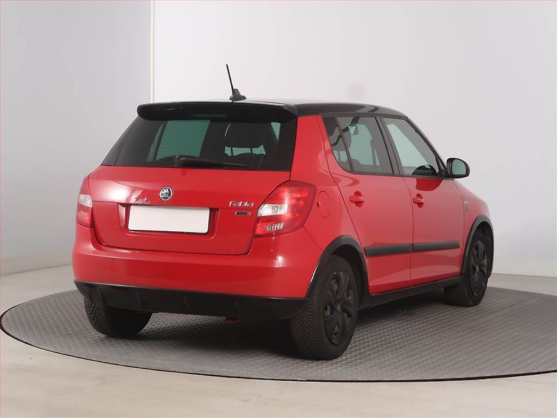 Škoda Fabia (2011) Monte Carlo 1.2 TSI, Navi - fotka 5 z 15