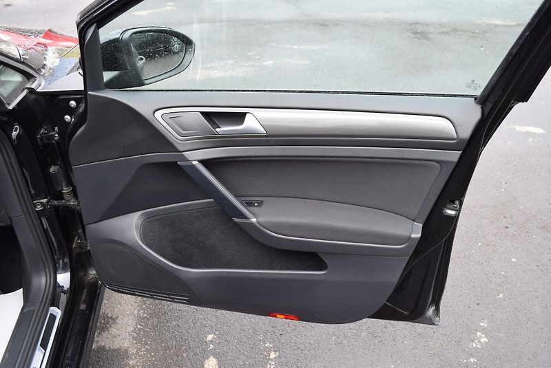 Volkswagen Golf (2019) 1.5TSI 96kw IQ.DRIVE NAVI ACC  - fotka 42 z 50
