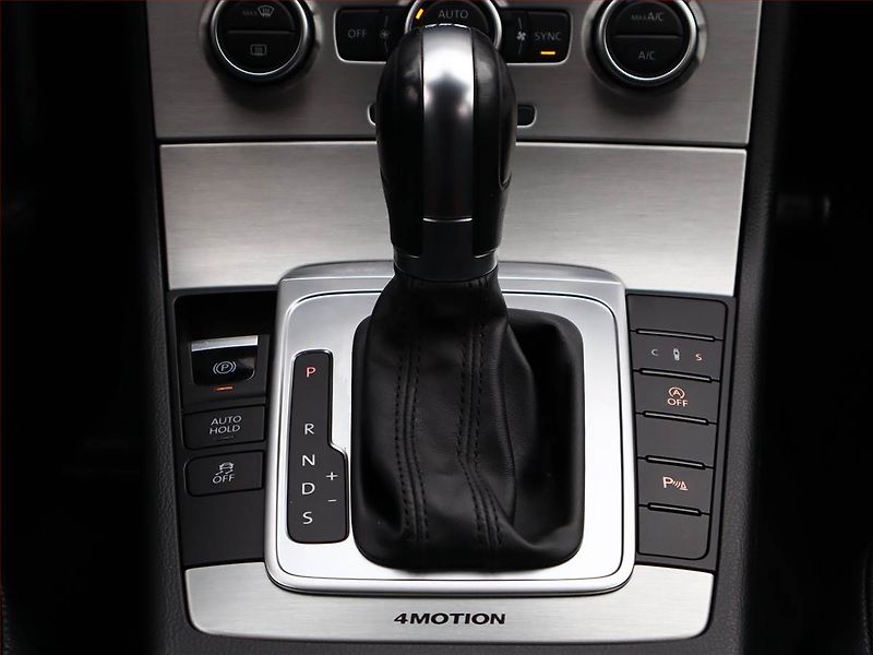 Volkswagen Passat (2012) Highline 2.0 TDI, 4X4 - fotka 11 z 19