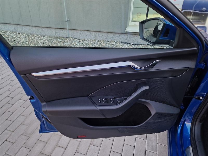 Škoda Octavia 2.0TDI 110kW DSG Style, 1.Maj - fotka 37 z 50
