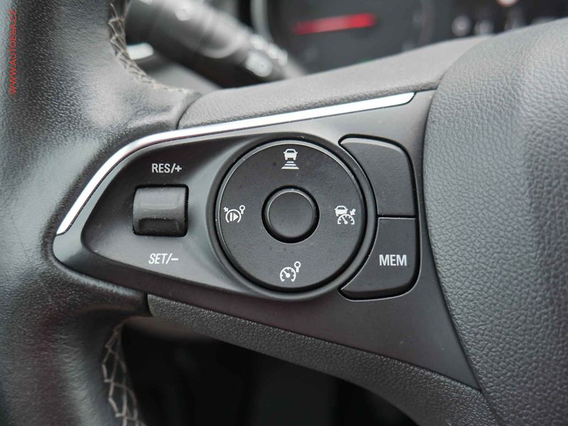 Opel Grandland X (2020) 1.2 PT, Innovation, LED - fotka 13 z 15