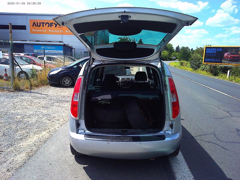 Škoda Roomster (2010) 1.2HTP, 51kW, klima, tažné - fotka 11 z 28