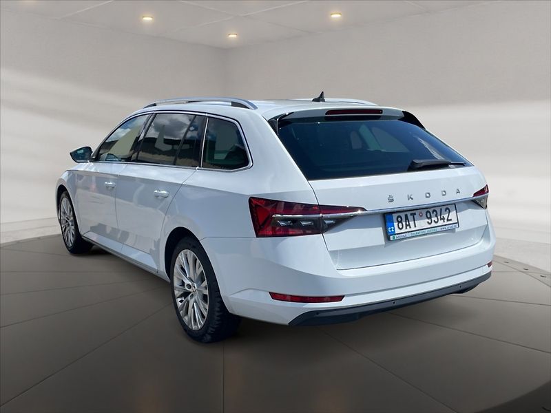 Škoda Superb 2,0 TDI 110 Style - fotka 4 z 11
