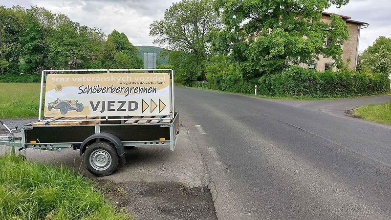 Ve Varnsdorfu se potkali majitelé několika desítek automobilových veteránů.