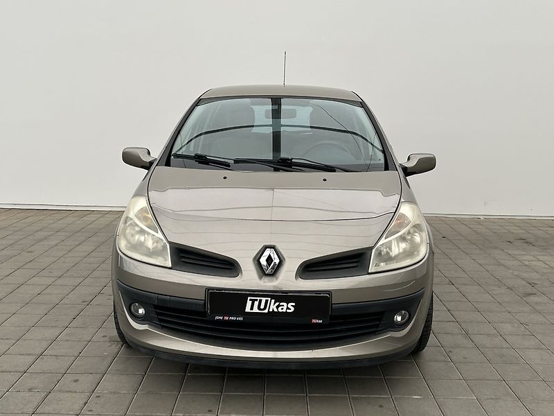 Renault Clio 1.1  . - fotka 7 z 26