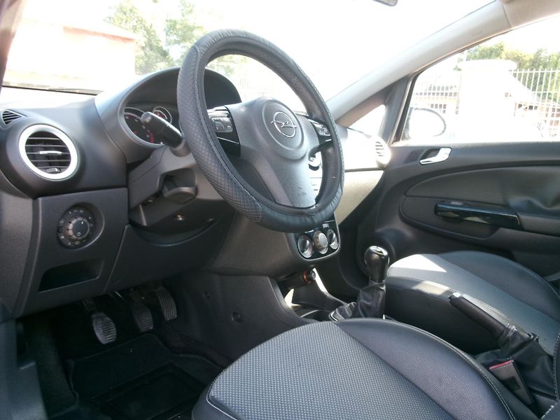 Opel Corsa (2008) 1,2 16V KLIMA ALU - fotka 22 z 25