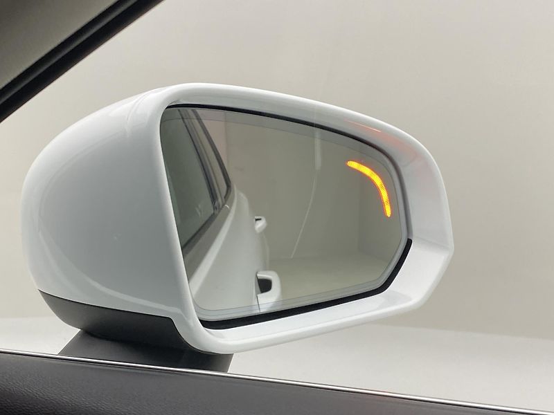 Volvo V60 T6 RECHARGE BRIGHT ULTIMATE - fotka 40 z 57