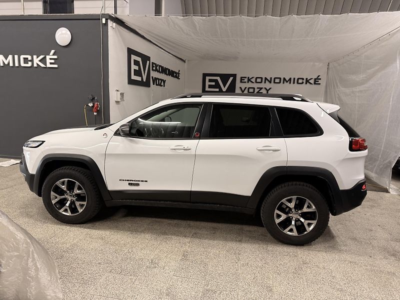 Jeep Cherokee (2016)  3.2 V6 Trailhawk 4WD,1941!! - fotka 1 z 37