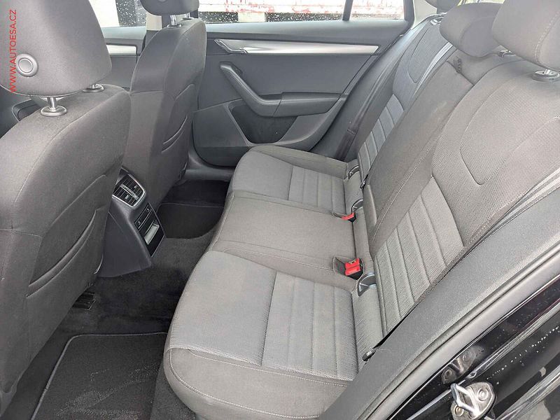 Škoda Octavia (2017) 1.6TDi, ČR, Navi, AC - fotka 10 z 16